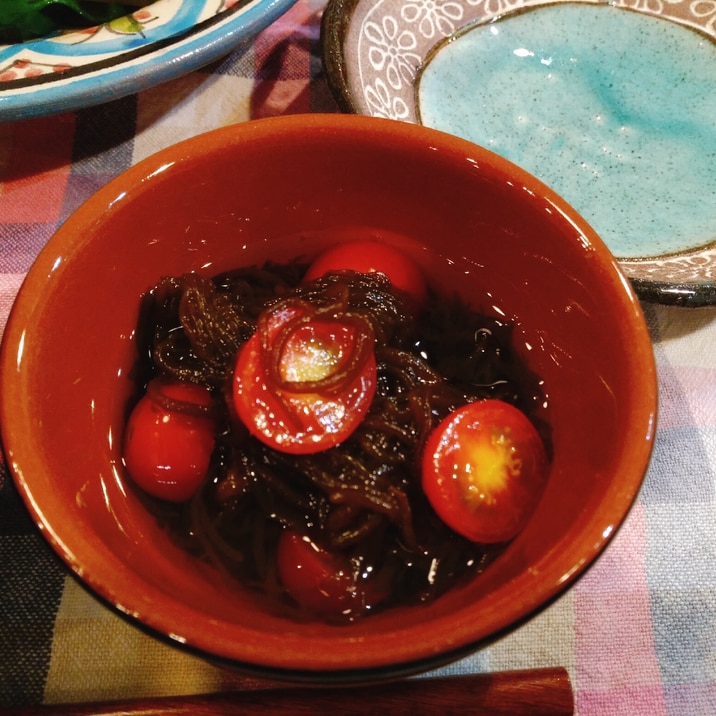 だしまろ酢で簡単♪生もずくの酢の物☆